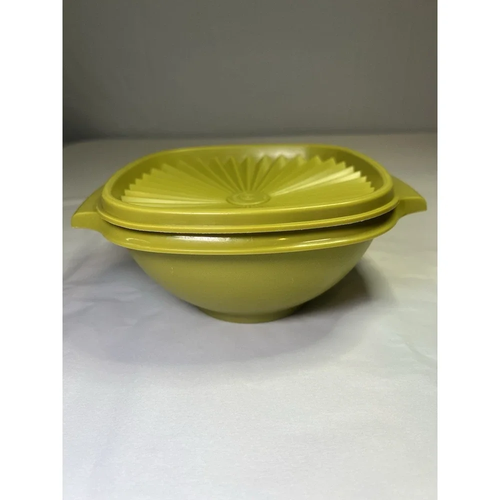 Tupperware 6